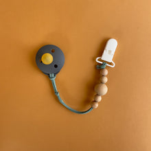 Orbit Paci Clip