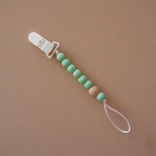 Newbie Paci Clip